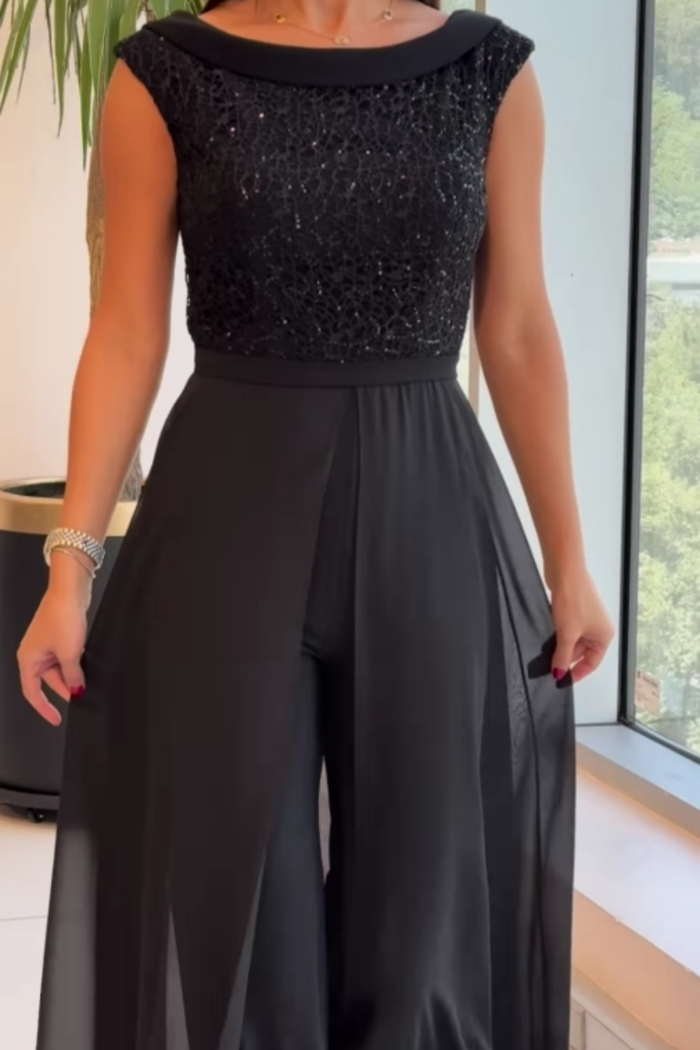 Women's Sleeveless Textured Jumpsuit – Fitted Casual Occasion Jumpsuit