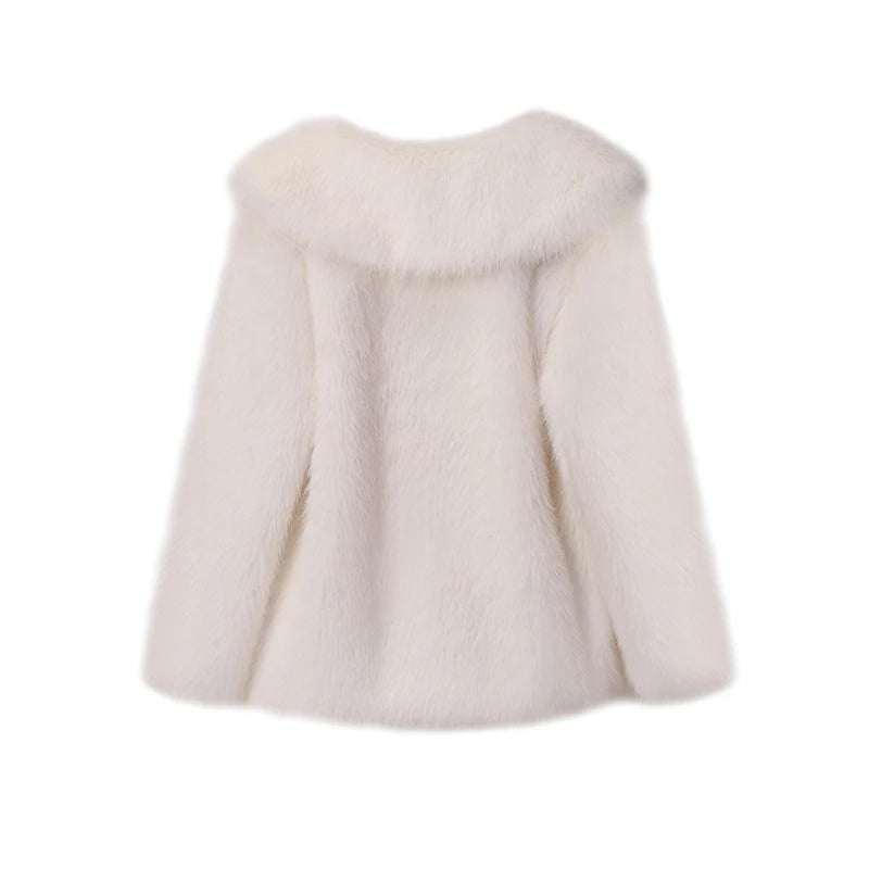 Women's Oversized Faux Fur Coat – Fluffy Winter Statement Jacket