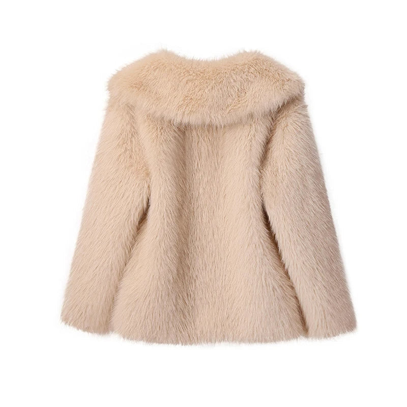 Women's Oversized Faux Fur Coat – Fluffy Winter Statement Jacket