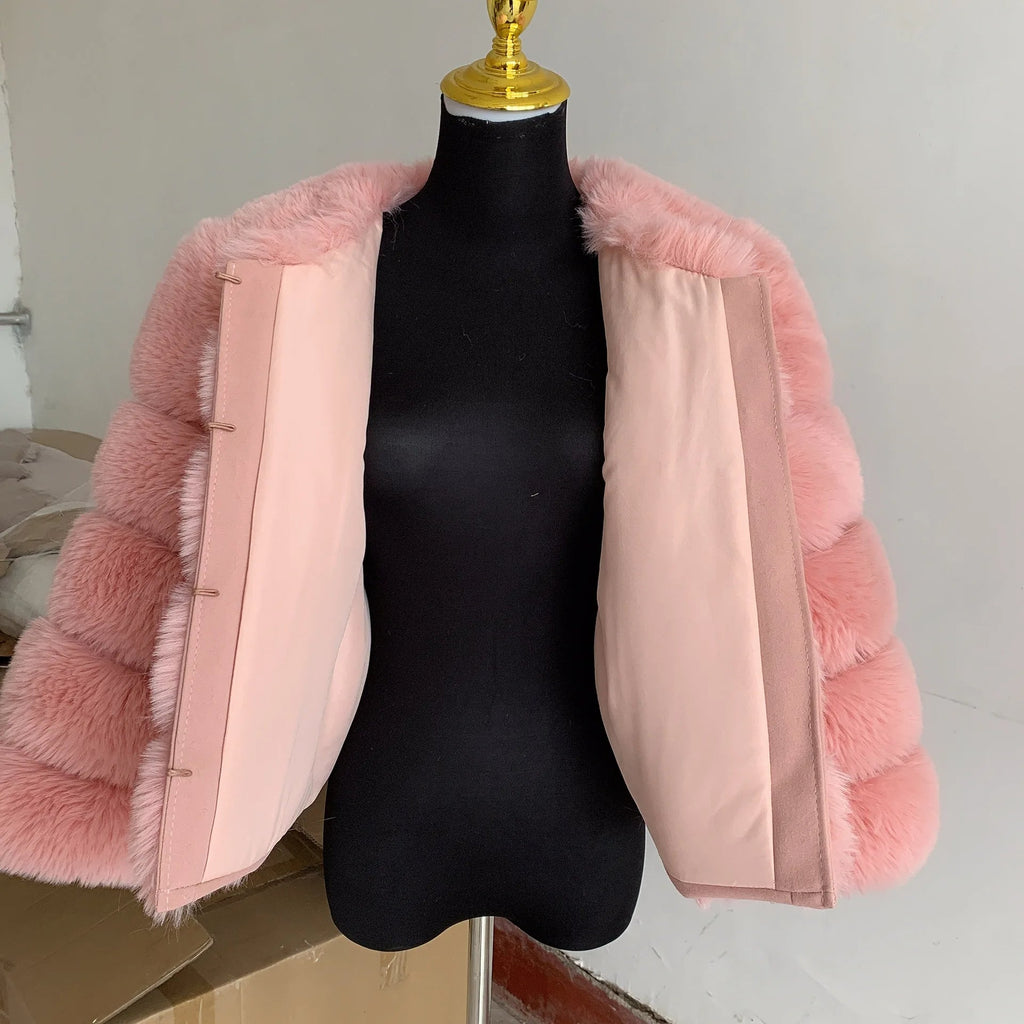 Women's Cropped Faux Fur Jacket – Plush Winter Statement Coat