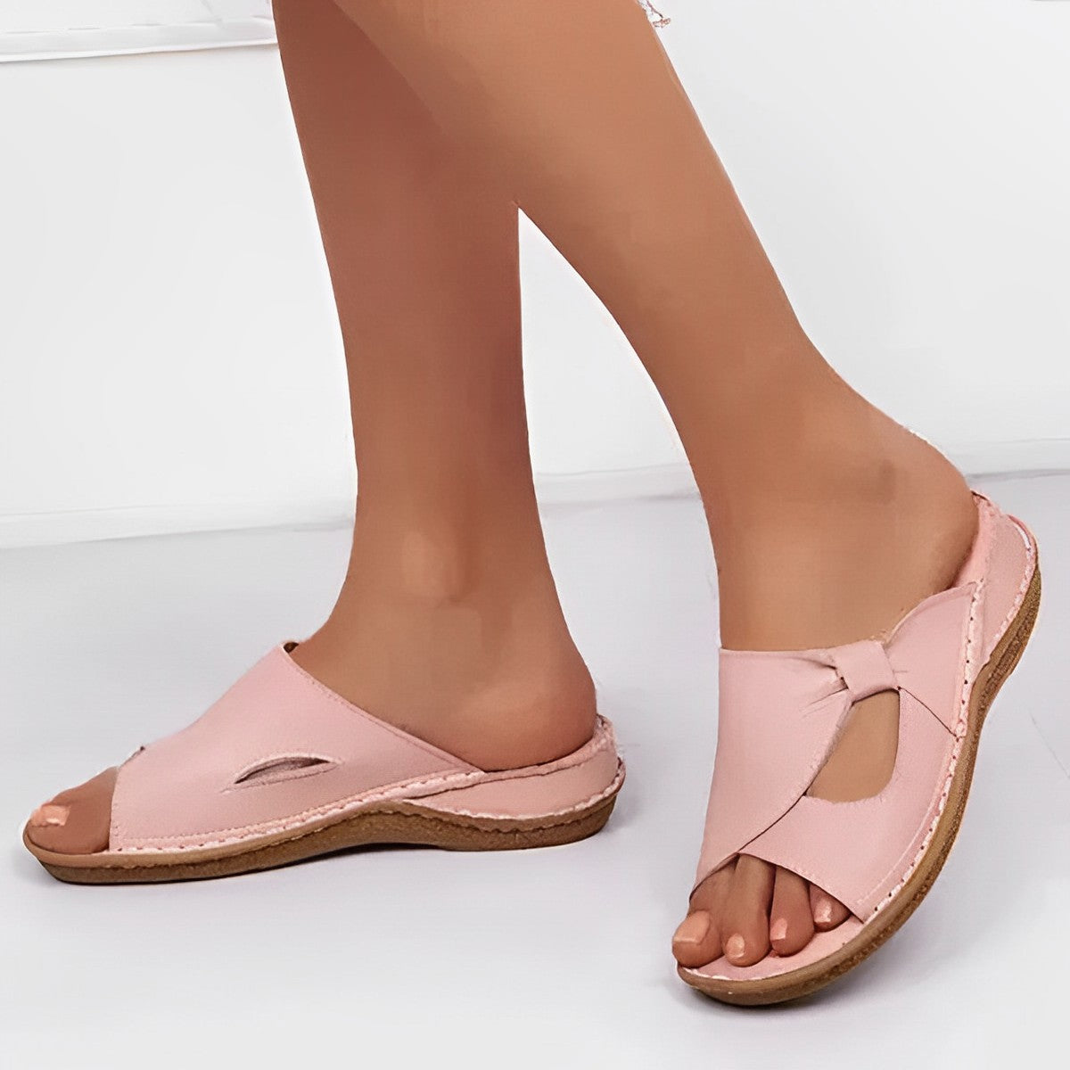 Women's Comfort Sandals with Wide Straps and Shock-Absorbing Sole