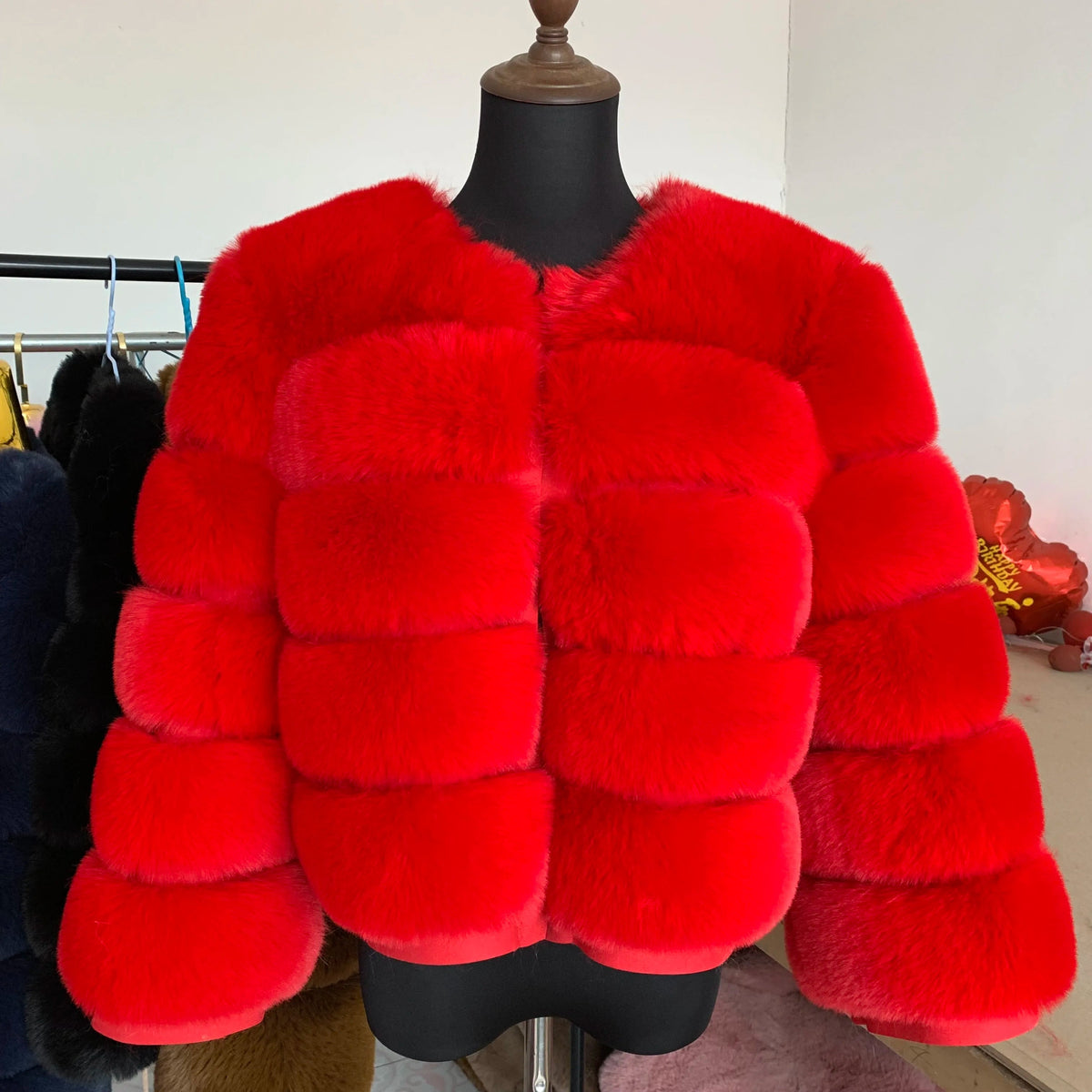 Women's Cropped Faux Fur Jacket – Plush Winter Statement Coat