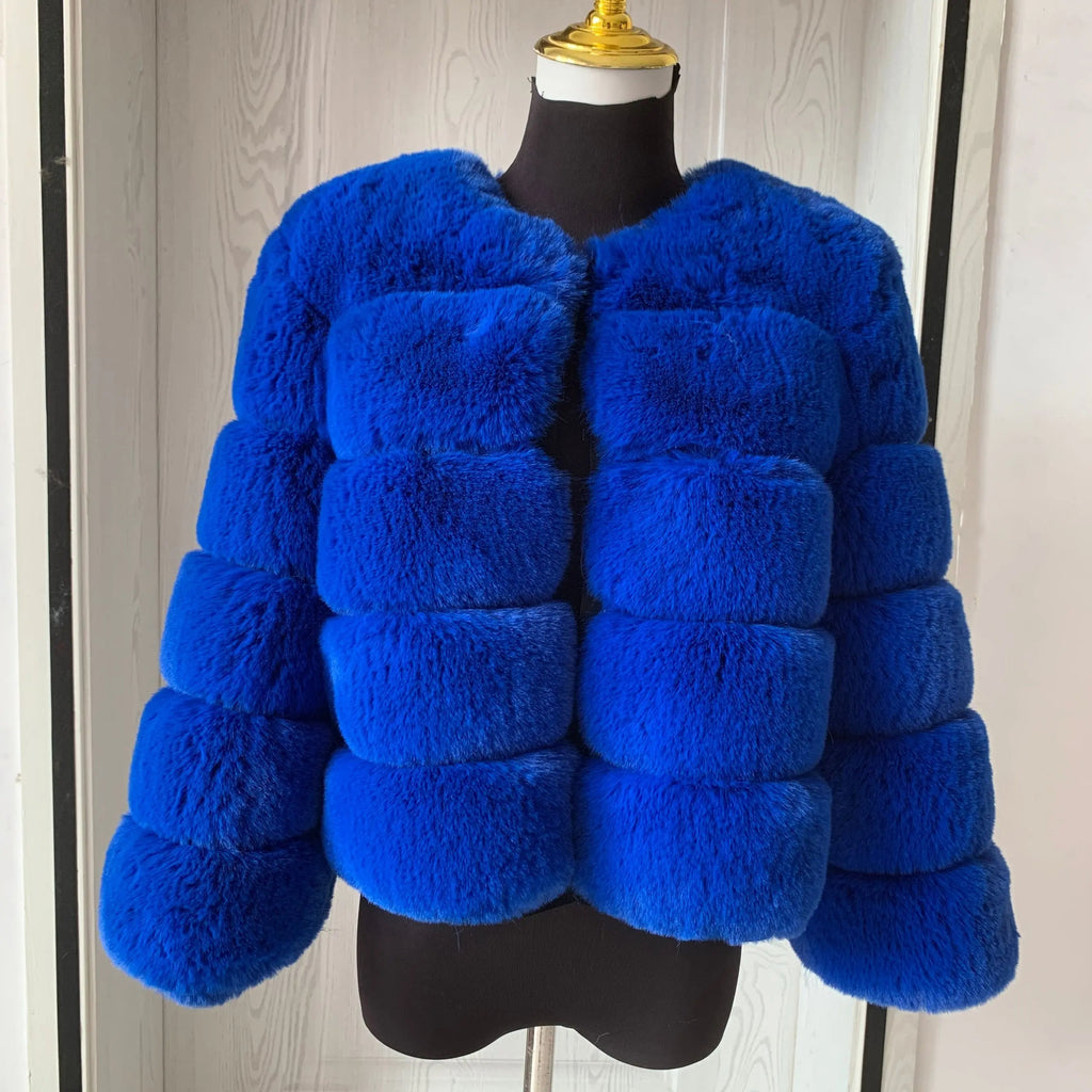 Women's Cropped Faux Fur Jacket – Plush Winter Statement Coat