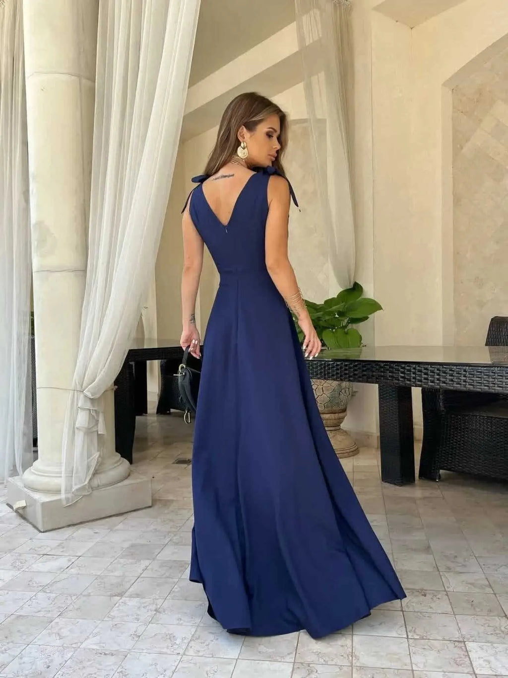 Women's V-Neck Evening Maxi Dress – Fitted Bodice Side Slit Formal Gown