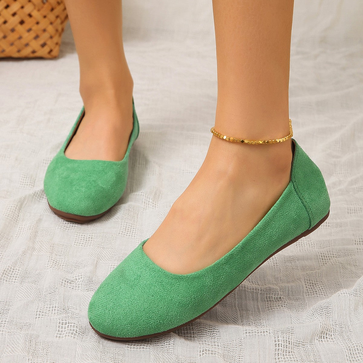 Women's Suede Slippers with Cushioned Insole and Lightweight Sole
