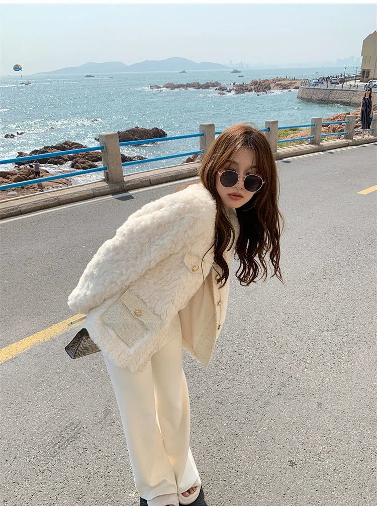 Women's Faux Fur Collar Coat – Cropped Plush Winter Jacket