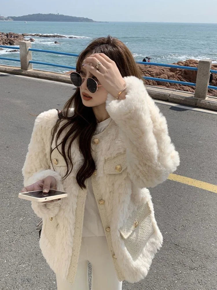 Women's Faux Fur Collar Coat – Cropped Plush Winter Jacket