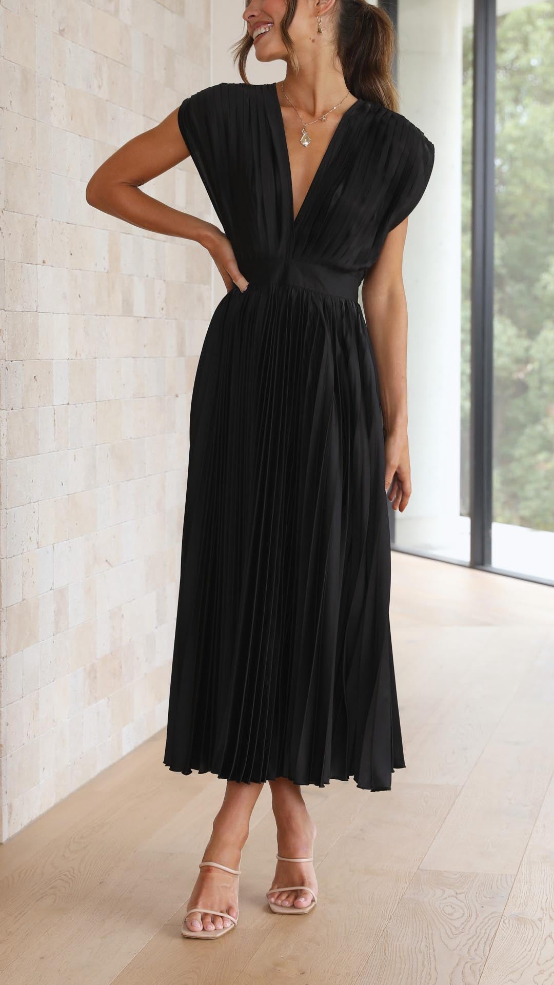 Women's Pleated Maxi Dress – Flowing Occasion Dress