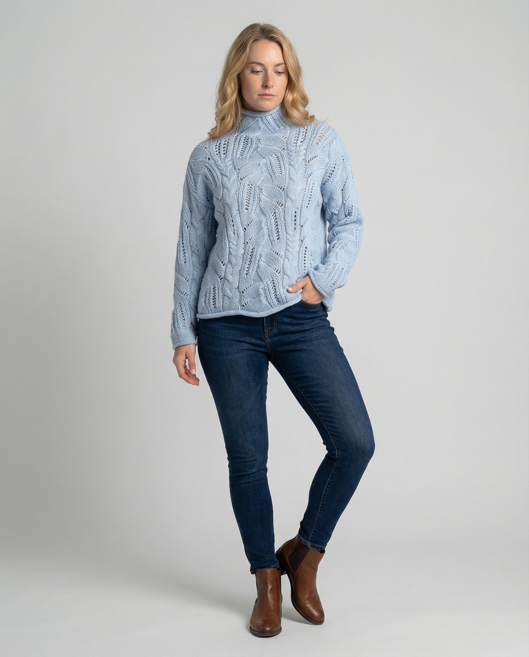 Women's Minimalist Knit Sweater – Classic Crew Neck Long Sleeve Pullover