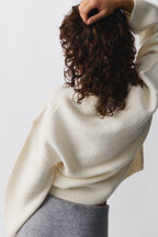Women's Balloon Sleeve Sweater – Oversized Round Neck Knit Pullover