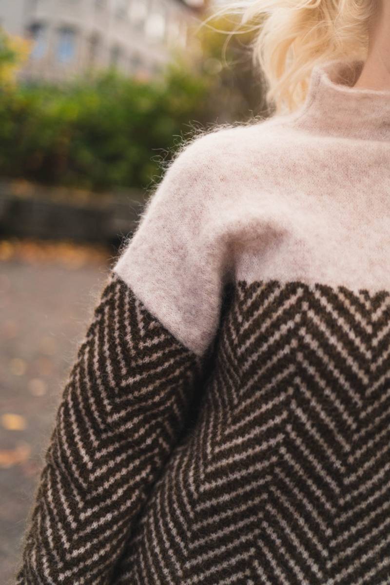 Women's High Neck Sweater – Relaxed Fit Winter Knit Sweater